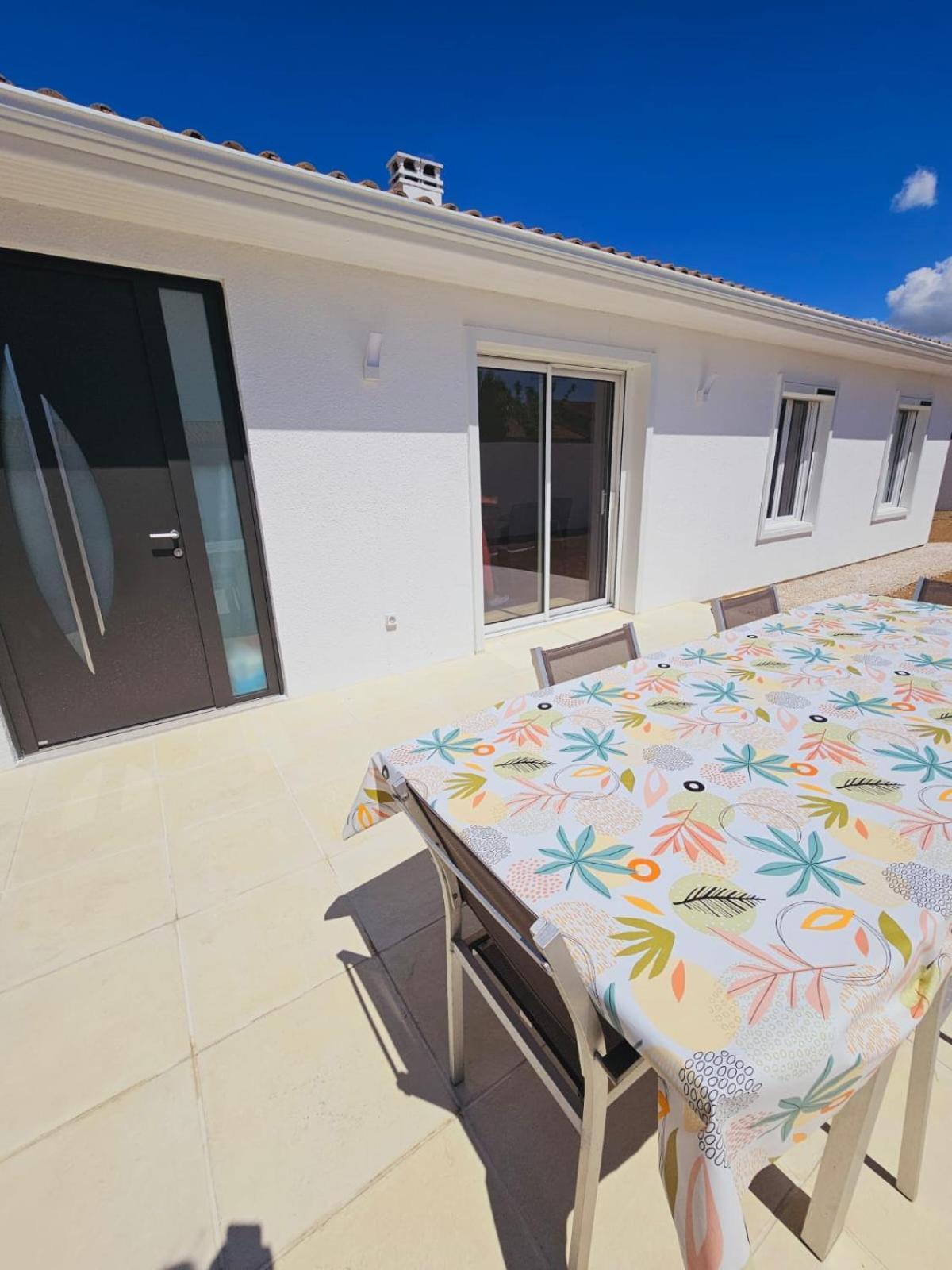 Maison De Vacances Entiere A 10 Mn De La Rochelle Dompierre-sur-Mer Eksteriør bilde
